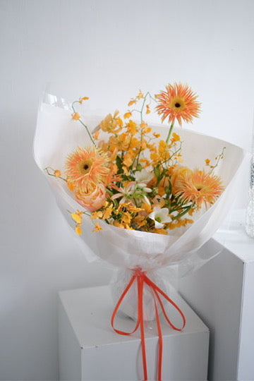 TONE ON TONE BOUQUET